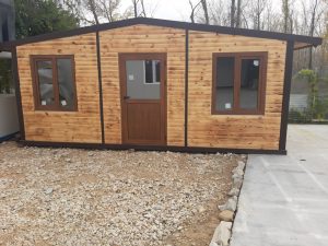 Контейнери с облицовка