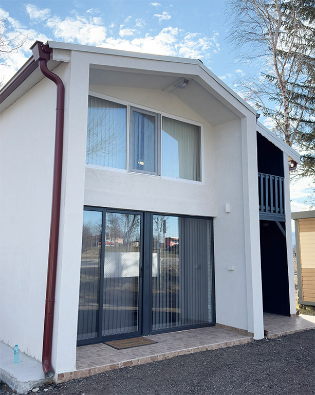 Двуетажна сглобяема къща